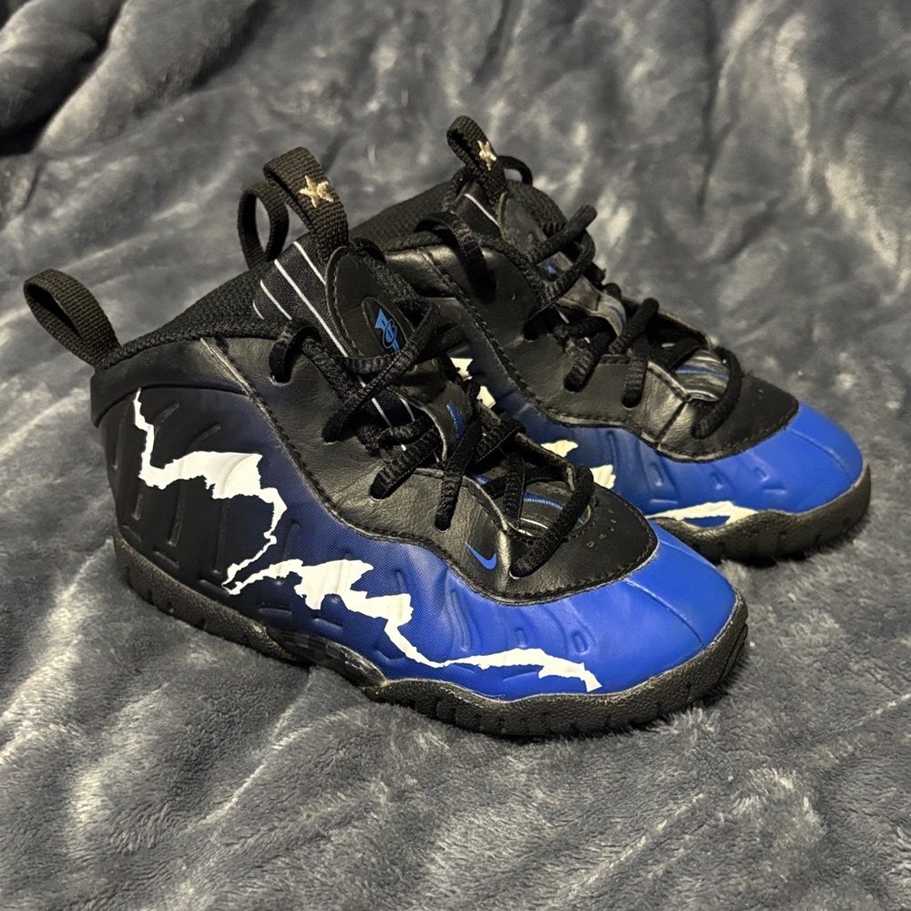 Nike Air Foamposite One "96" Toddlers 8 Black and Blue Sneakers